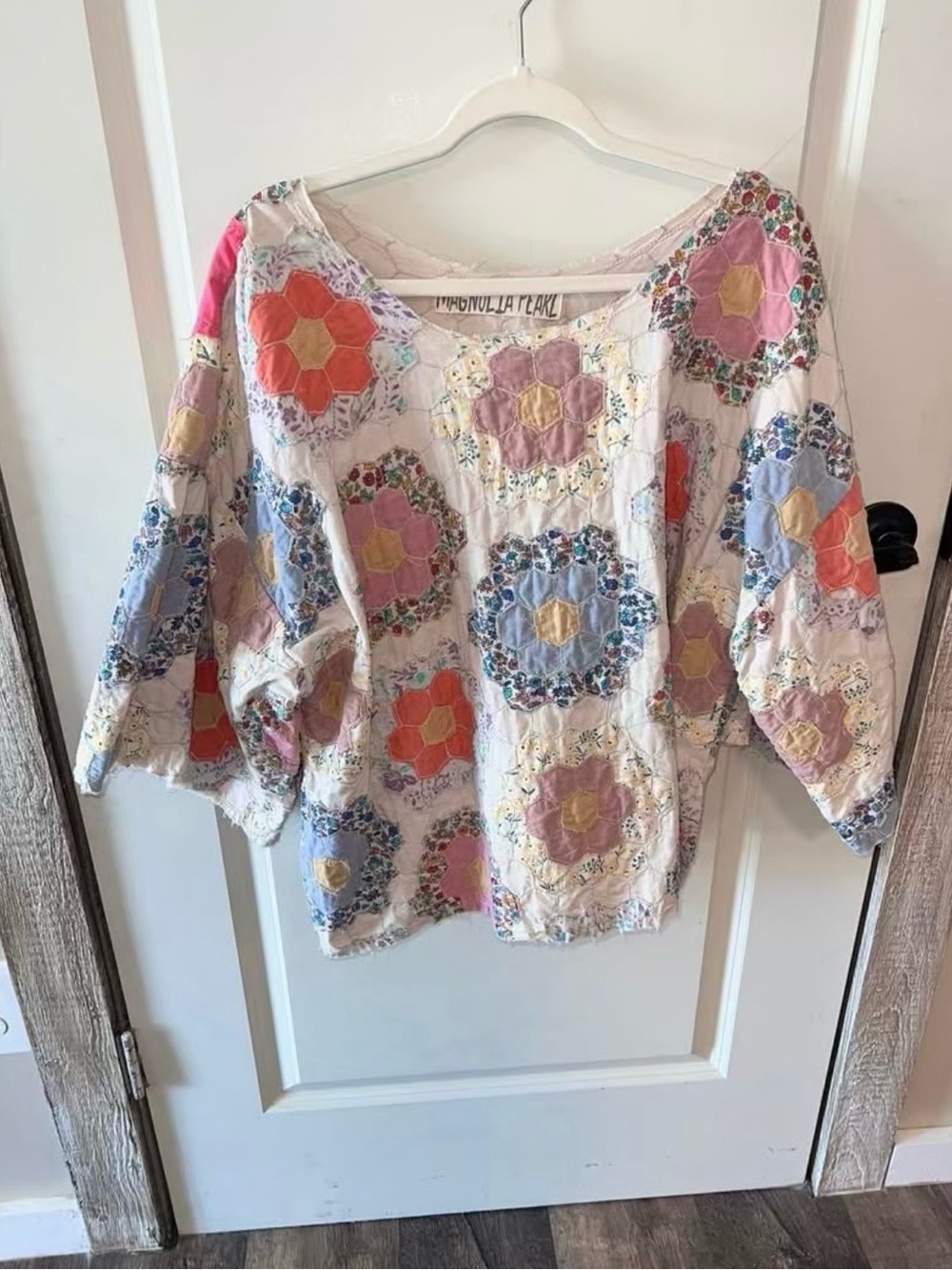 Magnolia Pearl Floral Patchwork Peasant Top in Cream with Pastel Flowers NWOT - Picture 1 of 4